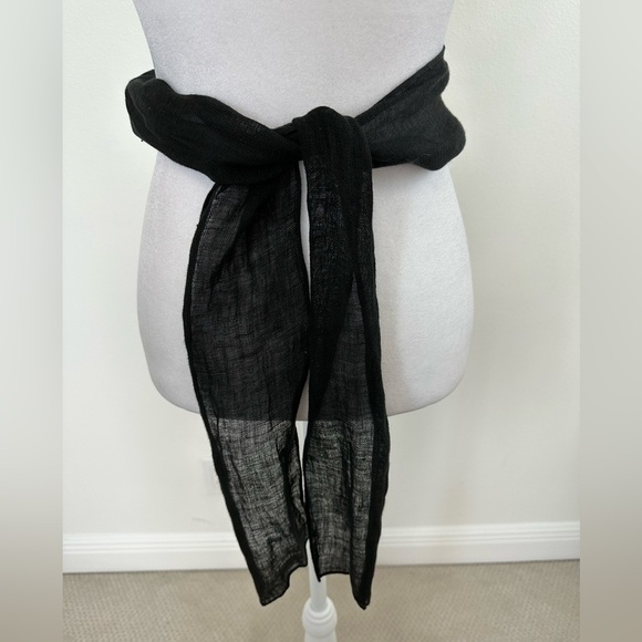 W by Worth Sleeveless Black Fitted Top, White Stitched Designs, Sash, Size 10 - Picture 9 of 9